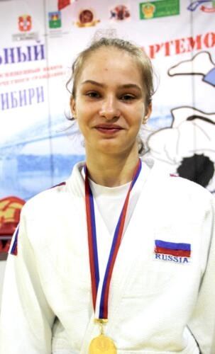 Победительница Онищенко Эва (Омск)